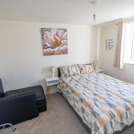 Home In Hugglescote - Long Stays Coalville Εξωτερικό φωτογραφία